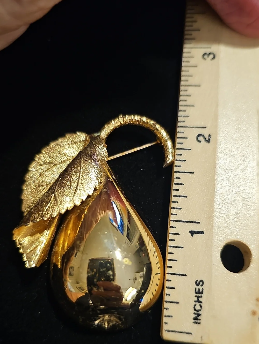 Vintage Rare 2007 Gold Leaf Pear Brooch- Women's‎ Jewelry.